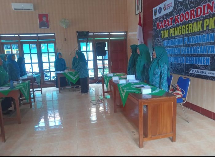 RAPAT KOORRDINASI TIM PENGGERAK PKK KELURAHAN PLARANGAN BULAN DESEMBER 2023 01