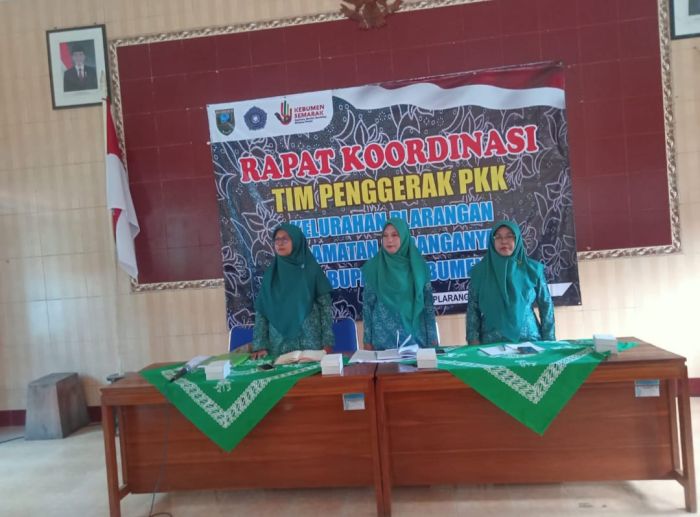 RAPAT KOORRDINASI TIM PENGGERAK PKK KELURAHAN PLARANGAN BULAN DESEMBER 2023