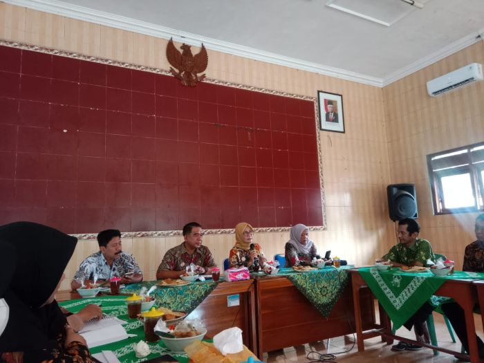 RAPAT PEMBINAAN KALING KELURAHAN PLARANGAN 01