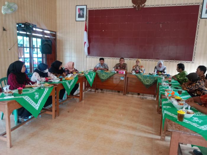 RAPAT PEMBINAAN KALING KELURAHAN PLARANGAN 02