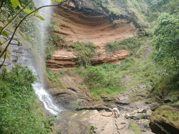 WISATA ALAM CURUG SILADRANG UNTUK MENYEGARKAN LIBURAN