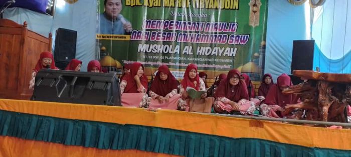 PERINGATAN MAULID NABI BESAR MUHAMMAD SAW DI RT 002 RW 005 SILADRANG 02